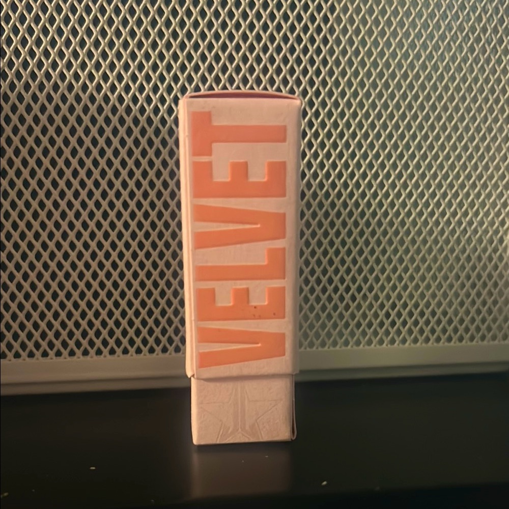 Jeffree Star Velvet Trap Lipstick Limited Ed Shades (Choose your shade!) - Picture 2 of 15